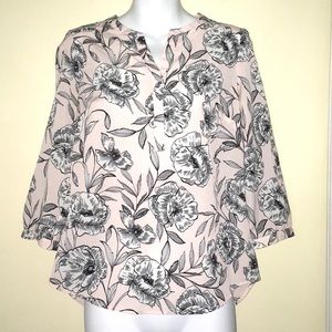 Talbots Pink & Black Floral V-Neck 3/4 Sleeve Blouse. Size XS. 100% Polyester.